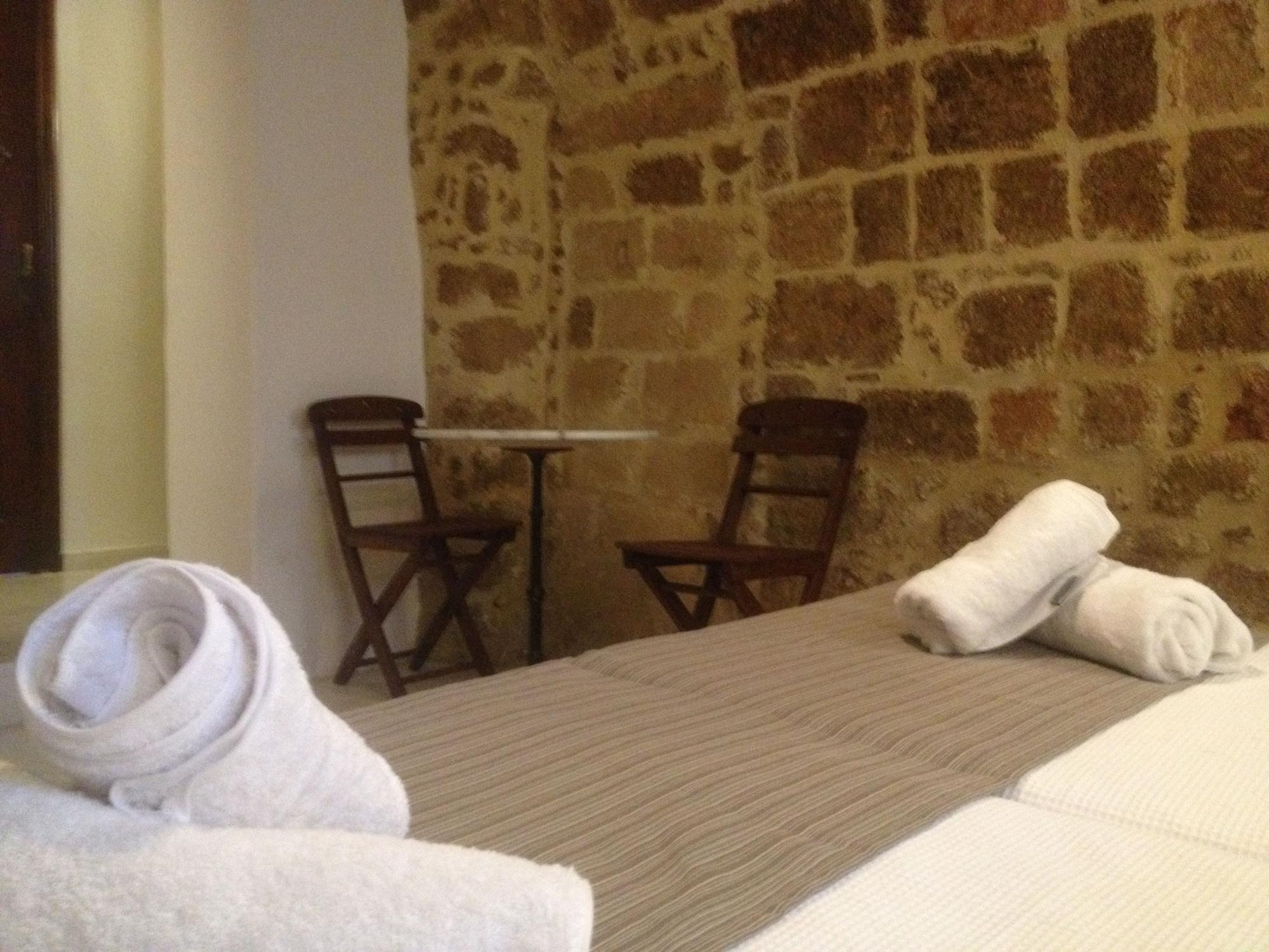 Auberge 32 Old Town Rhodes City Buitenkant foto